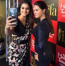 सिंगापुर में अपने वैक्स स्टैचू के साथ सेल्फी लेती दिखीं काजोल