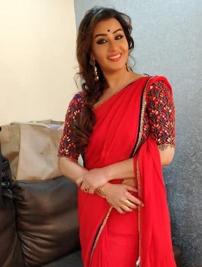  इससे पहले उन्होंने रेड साड़ी पहनकर तस्वीर इंस्टाग्राम पर शेयर की थी. (तस्वीर: इंस्टाग्राम)