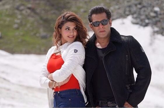 salman khan race 3 song selfish released watch love triangle of salman bobby and jacqueline Video: 'रेस 3' का 'सेल्फिश' गाना रिलीज, सलमान-जैकलीन और बॉबी देओल का है लव ट्राइएंगल