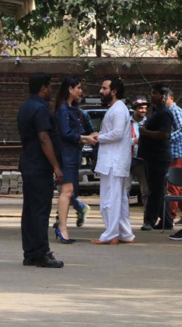 बता दें कि सैफ भी हाल ही में करीना से मिलने महबूब स्टूडियो पहुंचे थे. (तस्वीर: मानव मंगलानी)