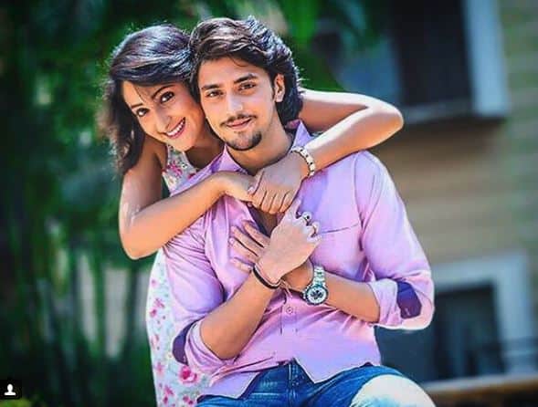 वहीं उनकी गर्लफ्रेंड शिव्या की बात करें तो शिव्या ने इंजीनियरिंग की पढ़ाई करने के बाद मॉडलिंग शुरू कर दी थी. 2013 में वे मिस शिमला का भी ताज जीत चुकी हैं. (Photo: kinshukvaidya54)