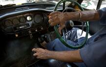 नशे में धुत होकर कैब चलाते हैं दिल्ली-एनसीआर के कैब ड्राइवर्स