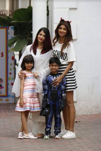 तस्वीरों में आप शिल्पा शेट्टी और ऐश्वर्या राय की बॉन्डिंग साफ नजर आ रही है. (तस्वीर: मानव मंगलानी)