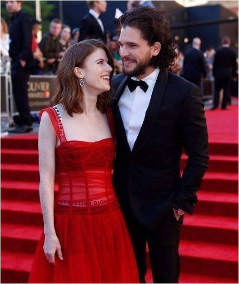 लेस्ली ने मुलाकात के दो साल बाद शो छोड़ दिया था, जबकि हैरिंगटन शो के सबसे बड़े सितारों में से एक बन गए और वो फेमस टीवी ड्रामा की हर सीरीज में दिखाई दिए. (तस्वीर-इंस्टाग्राम)