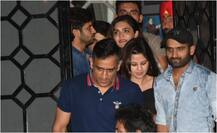 आईपीएल फाइनल से पहले पत्नी साक्षी संग धोनी ने लिया डिनर का लुत्फ, देखें तस्वीरें