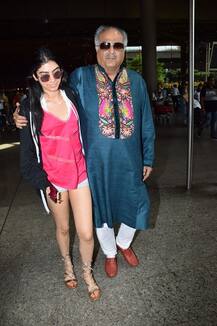 बेटी खुशी को रिसीव करने एयरपोर्ट पहुंचे बोनी, ये रही तस्वीरें