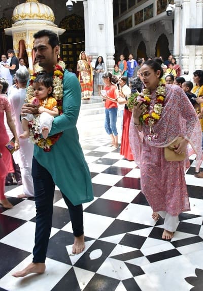 ईशा देओल काफी समय से सिल्वर स्क्रीन से दूर हैं. ऐसे में वो अपना पूरा समय परिवार के साथ स्पेंड कर रही हैं. (तस्वीर: मानव मंगलानी)