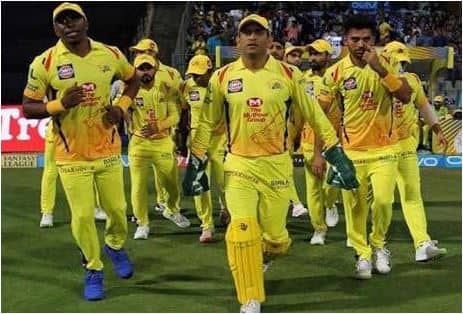 वहीं चेन्नई सुपर किंग्स की टीम ने लक्ष्य का पीछा करते हुए दो विकेट गवां कर 19वें ओवर में ही जीत हासिल कर ली.  