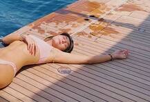 फैशन डिजाइनर तान्या श्रॉफ ने बिकिनी पहन कराया फोटोशूट, देखें तस्वीरें