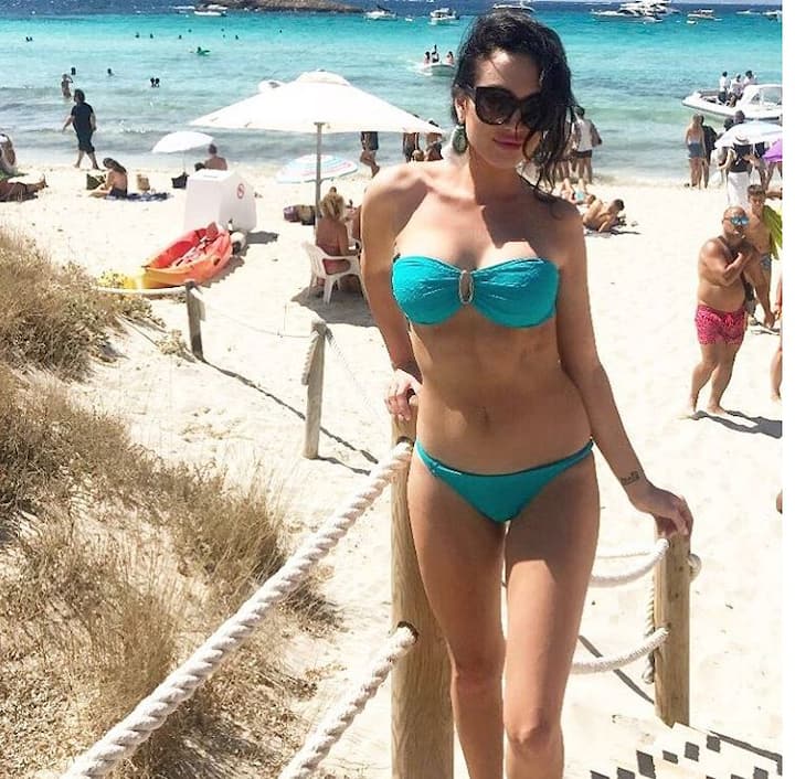 . लुसिंडा 11वें सीजन में बिग बॉस के घर में एकमात्र विदेशी कंटेस्टेंट थीं जिन्होंने प्रीमियर एपिसोड में काफी ध्यान खींचा.