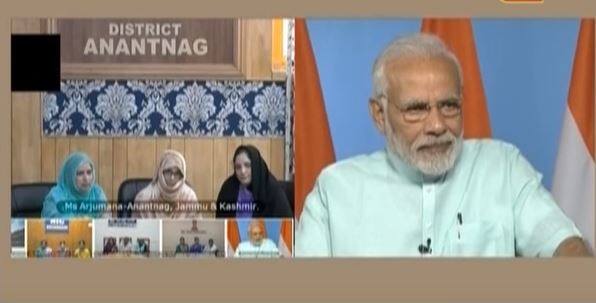 I will pray in Ramzan thar Narendra modi should win- A kashmiri women उज्ज्वला योजना से खुश कश्मीरी महिला ने कहा- 'रमज़ान में दुआ करूंगी कि मोदी की जीत हो'