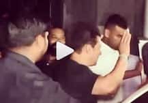 Video: सलमान की झलक पाने के लिए बेकाबू हुए फैंस, आयुष्मान को धक्का दे चिल्लाने लगे भाई-भाई