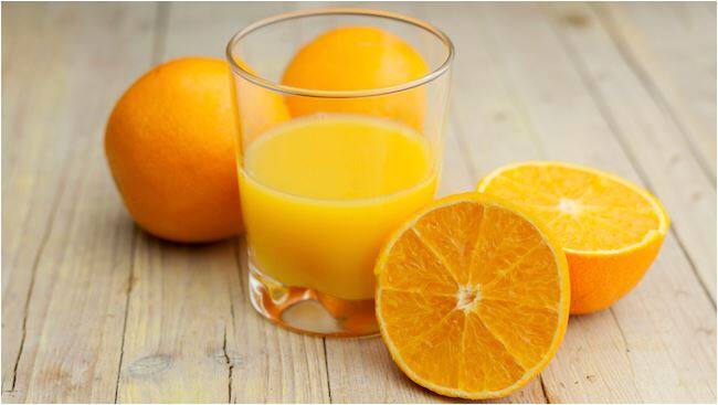 बता दें कि पहले के रिसर्च में यह बताया गया था कि 350मिलीलीटर फ्रूट जूस में तकरीबन नौ चम्मच शुगर होता है जो कि आपकी सेहत को नुकसान पहुंचाने के लिए काफी है. हालांकि नेचुरल फ्रूट में इस तरह की चीजें नहीं पाई जाती हैं. 