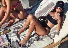 कॉर्टनी कर्दाशियां ने बिकिनी में दिखाई अपनी फ्लेक्सिबल बॉडी, यहां हैं तस्वीरें