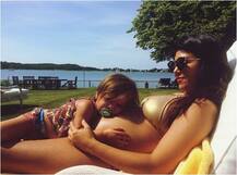 कॉर्टनी कर्दाशियां ने बिकिनी में दिखाई अपनी फ्लेक्सिबल बॉडी, यहां हैं तस्वीरें