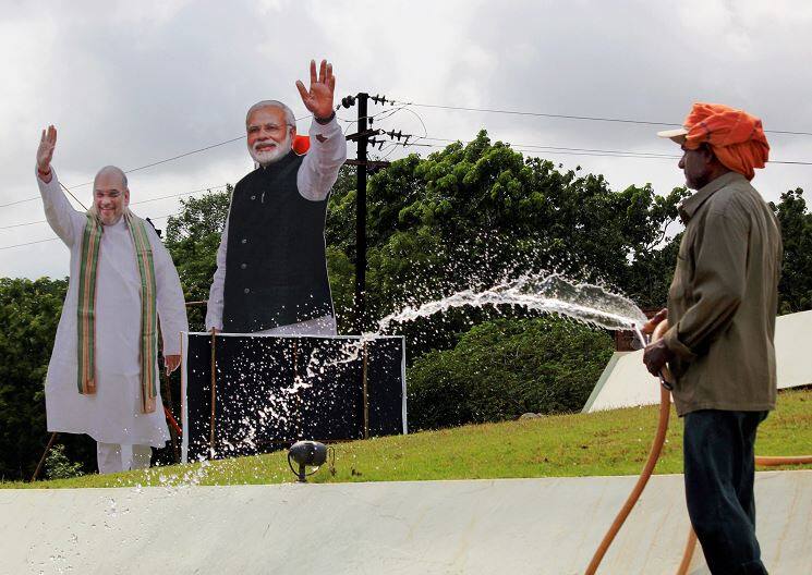 BJP Mission 2019 PM Modi to interact with beneficiaries through NaMo App Amit Shah to launch Sampark for Samarthan मिशन 2019: नमो एप से 10 करोड़ लोगों तक पहुंचेंगे PM मोदी, शाह 'संपर्क फॉर समर्थन' कैंपेन करेंगे लॉन्च