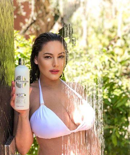 केली को साल 2005 में दुनिया की सबसे सेक्सी महिला का खिताब दिया गया था. (तस्वीर: इंस्टाग्राम)