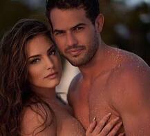 एक्ट्रेस केली ब्रूक ने ब्वॉयफ्रेंड संग टॉपलेस तस्वीर की शेयर