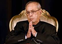 प्रणब मुखर्जी के RSS कार्यक्रम में जाने पर विवाद, गडकरी बोले- पाकिस्तानी संस्था नहीं है संघ