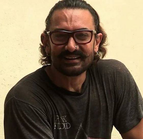आमिर खान और रीना दत्ता- सूत्रों के मुताबिक, इस कपल ने अपने पेरेंट्स के खिलाफ जाकर शादी की थी. लेकिन ये लंबे समय तक साथ नहीं रह पाए. ऐसा कहा जाता है कि इस जोड़े के अलग होने का मुख्य कारण आमिर के काम के साथ घूमने के तरीके और लाइफ था. अफवाहों के मुताबिक, इस जोडे के तलाक के पीछे एलीमनी एमाउंट बहुत ज्यादा था जिसे आज तक बताया नहीं गया है. फोटोः इंस्टाग्राम