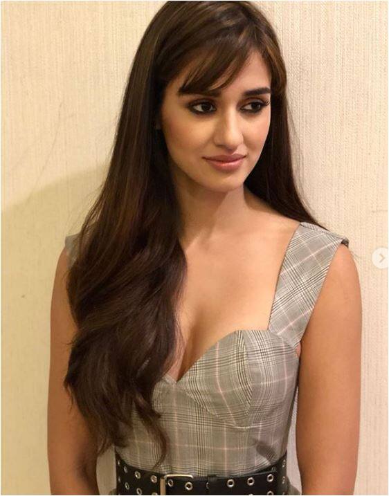 दिशा पाटनी बॉलीवुड फिल्म 'बागी 2' में टाइगर श्रॉफ के साथ नजर आईं थी जिसके बाद से ही दोनों के बीच रिलेशनशिप की चर्चा जोरों पर है. (तस्वीर-इंस्टाग्राम)