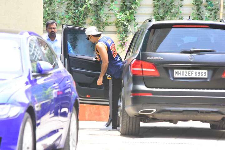 बता दें कि 'सिम्बा' के जरिए रणवीर सिंह और रोहित शेट्टी पहली दफा साथ काम कर रहे हैं, तो वहीं फिल्म की हीरोइन सारा अली के साथ भी पहली बार रणवीर की जोड़ी बनने जा रही है.