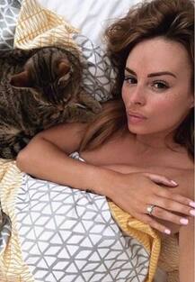 \'बिग ब्रदर\' फेम रेगान सुगेन ने इंस्टाग्राम पर शेयर की टॉपलेस तस्वीर