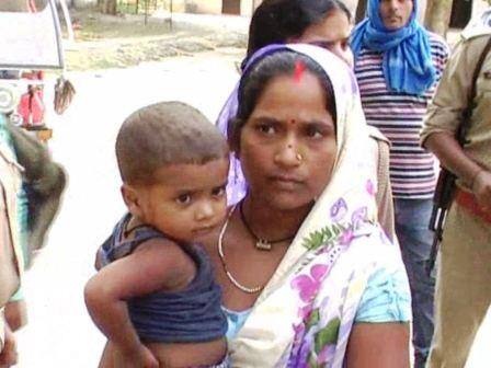 5 साल पहले किडनैप हुई लड़की को एबीपी न्यूज़ ने परिवार से वापस मिलाया 5 साल पहले किडनैप हुई लड़की को एबीपी न्यूज़ ने परिवार से वापस मिलाया