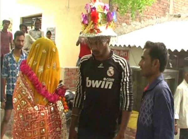 मैंने यह बात अपने परिवार और रिश्तेदारों को बताई इसके साथ ही यह भी बताया कि मै इसकी शादी इसके प्रेमी से कराना चाहता हूं. अगर यह लड़की मर गई तो पूरा परिवार बर्बाद हो जाएगा,परिवार को बर्बादी से बचाने के लिए मैंने इसकी शादी इसके प्रेमी से कराने का फैसला लिया. 