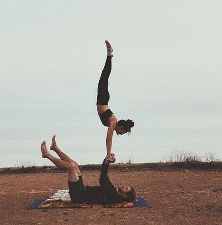 हाल ही में निक्की ने अपने पार्टनर संग पॉवल योग और कपल योग करते हुए कई तस्वीरें सोशल मीडिया पर पोस्ट की हैं. फोटोः इंस्टाग्राम