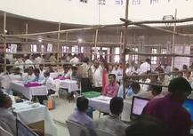 बिहार चुनाव के नतीजे आने में आख़िर इतना समय क्यों लग रहा है? समझिए यहां