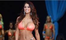 मिस फोर्ट मेयर्स हेली स्लोबोदान ने शेयर किया बिकिनी फोटोशूट