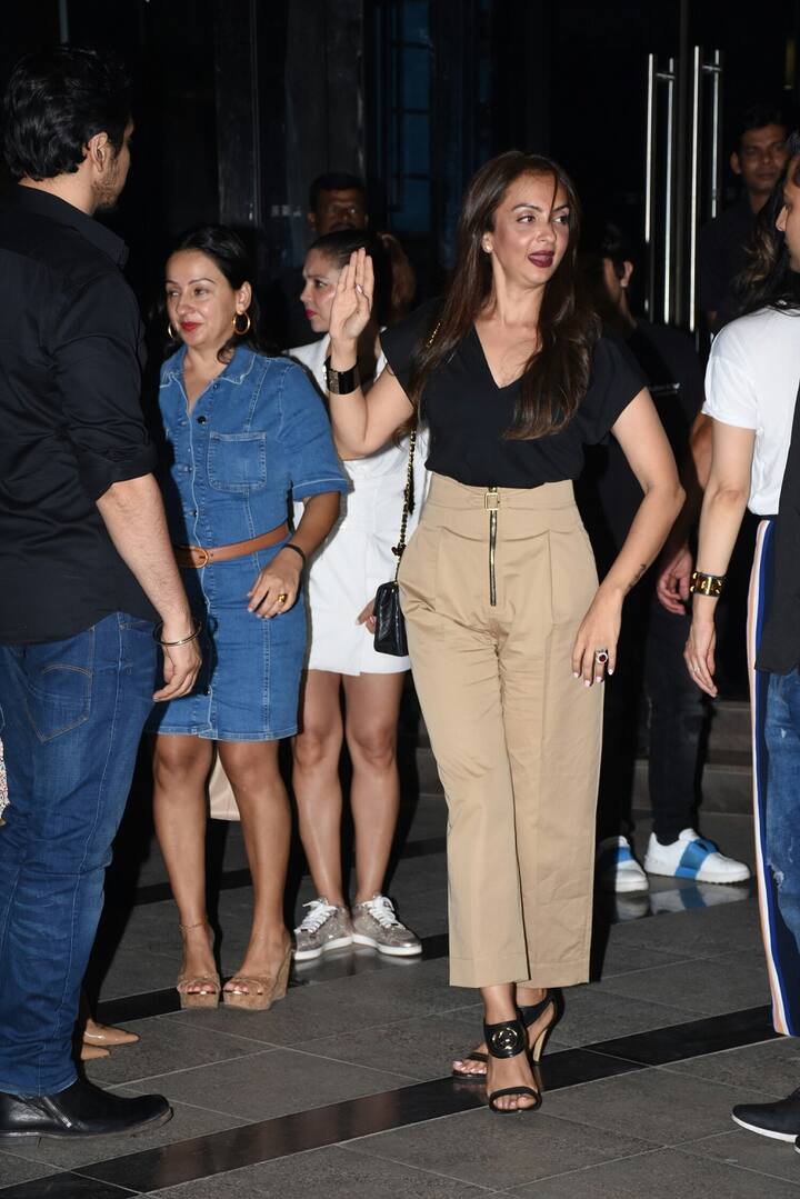 तान्या को पहली नजर में पसंद करने के बाद बॉबी ने उनके बारे में सारी जानकारी निकाल ली और उन्हें फोन किया. (तस्वीर: मानव मंगलानी)