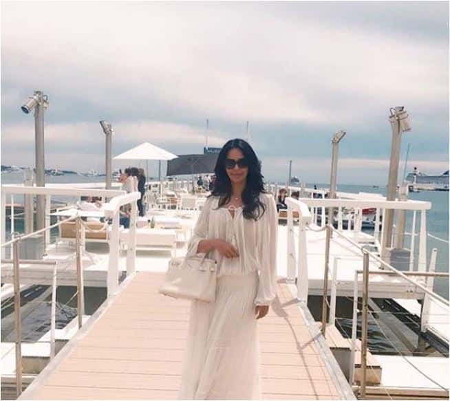 मल्लिका शेरावत पहली इंडियन एक्ट्रेस है जिन्हें प्लेबॉय मैगजीन के कवर पर न्यूड पोज करने का ऑफर मिला था. हालांकि मल्लिका ने इस डर के साथ इस ऑफर को ठुकरा दिया कि कहीं उन्हें बॉलीवुड में ब्लैकलिस्ट ना कर दिया जाए. (तस्वीर-इंस्टाग्राम)