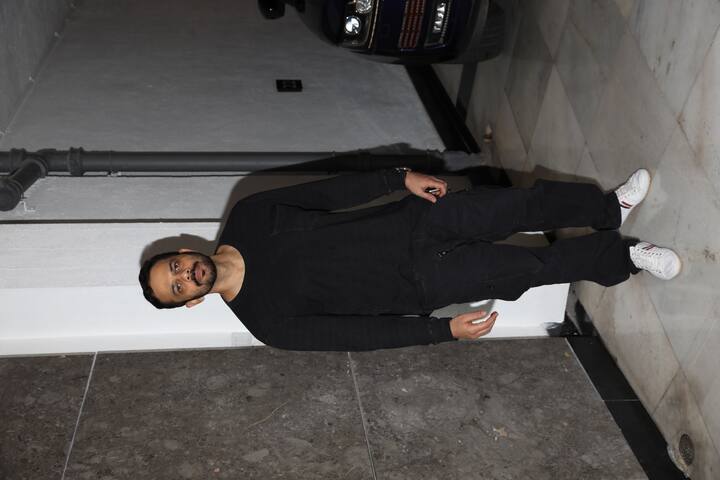 ऐसे में कई सारी बड़ी एक्ट्रेसेस से लेकर स्टार डॉटर्स का नाम सामने आया लेकिन सबको पछाड़ते हुए ये मौका सारा ने अपने नाम कर लिया. (तस्वीर: मानव मंगलानी)