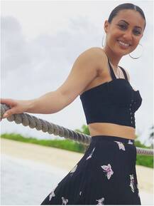 स्वीमिंग का मजा ले रही हैं ये हॉलीवुड एक्ट्रेस, कुछ इस अंदाज में आईं नजर