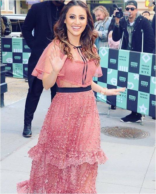 खास बात ये है कि फ्रांसिया अपनी दोस्त हॉलीवुड पॉप सिंगर सेलेना को किडनी के ऑपरेशन के दौरान मदद करने की वजह से सुर्खियों में आईं थीं. (तस्वीर-इंस्टाग्राम)