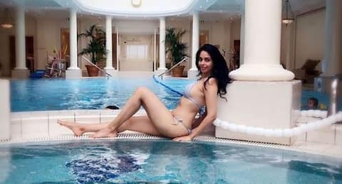 अपने HOT अवतार में लौटीं मल्लिका शेरावत, बिकिनी पहन करवाया फोटोशूट अपने HOT अवतार में लौटीं मल्लिका शेरावत, बिकिनी पहन करवाया फोटोशूट