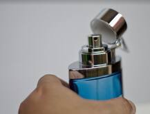 गर्मियों में भी जमाना है इंप्रेशन, तो परफ्यूम खरीदते समय इन बातों का रखें ख्याल