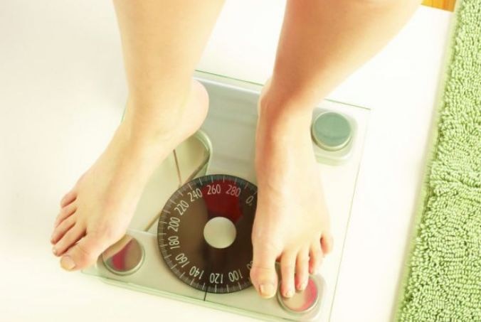 Know why weight gain in winter season and how it can be controlled How To Control Weight Gain: जानिए क्यों सर्दियों के मौसम में बढ़ जाता है वजन और कैसे किया जा सकता है कंट्रोल
