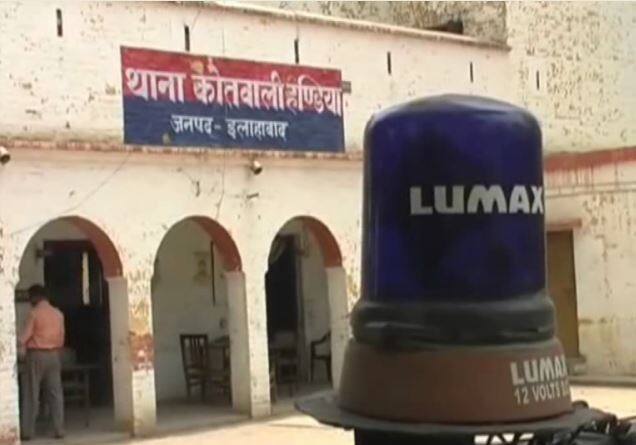 बहरहाल सीसीटीवी कैमरे में कैद रिश्वतखोरी का फुटेज सामने आने के बाद अफसरों ने न सिर्फ दो कांस्टेबलों को सस्पेंड कर दिया है, बल्कि उनके खिलाफ उसी थाने में एफआईआर भी कर दी है, जिसमे ड्यूटी करने के दौरान उन्होंने सीसीटीवी कैमरे की परवाह किए बिना रिश्वत ली थी.सस्पेंड करने और मुकदमा दर्ज करने से पहले एसपी रैंक के अफसर से मामले की जांच भी कराई गई थी.