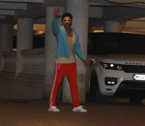 ऐसे में उन्होंने कैमरा को भी काफी पोज दिए. (तस्वीर: मानव मंगलानी)