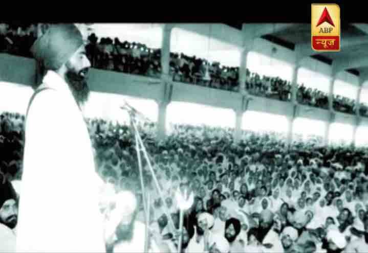 भिंडरावाले पर राजनीति जारी थी कि पंजाब को अलग देश बनाने की मांग ने जोर पकड़ लिया. हिंसा और खून-खराबा बढ़ता जा रहा था. रिहाई के बाद भिंडरावाले भी तैश में थे. इसी बीच दिल्ली में एशियाड खेल का आयोजन 1982 के नवंबर और दिसंबर महीने में होने वाला था. जिसके विरोध में जरनैल सिंह भिंडरावाले ने विरोध प्रदर्शन का ऐलान कर दिया. अब सुरक्षा के नाम पर डेढ़ हजार लोग गिरफ्तार किए गए.