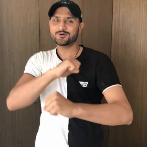 हरभजन सिंह ने किया भारतीय टीम के सीक्रेट्स का खुलासा, कहा- इस क्रिकेटर को लगता है पत्नी से सबसे ज्यादा डर हरभजन सिंह ने किया भारतीय टीम के सीक्रेट्स का खुलासा, कहा- इस क्रिकेटर को लगता है पत्नी से सबसे ज्यादा डर