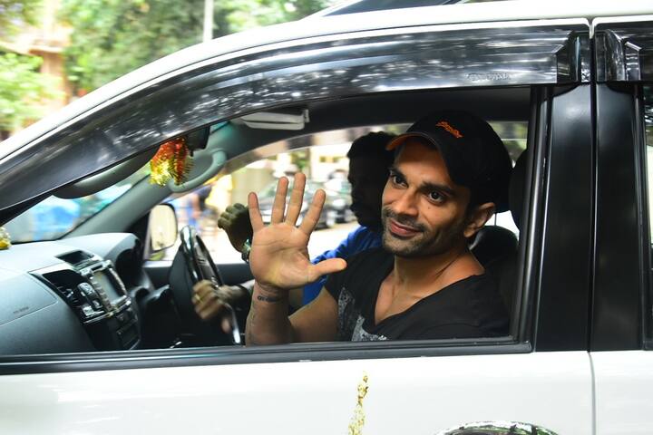 बता दें कि करण और बिपाशा की शादी को दो साल पूरे हो गए हैं. फैंस इस सुपरहॉट जोड़ी को काफी पसंद करते हैं. (तस्वीर: मानव मंगलानी)