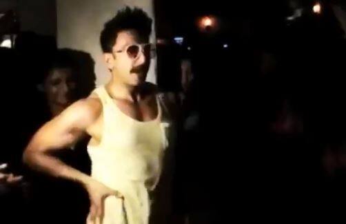 ranveer singh dancing on laila main laila song 'लैला मैं लैला' पर रणवीर सिंह ने किया जमकर डांस, वीडियो हुआ वायरल