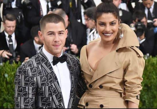 Nick Jonas and Priyanka Chopra commenting on each other’s posts इंस्टाग्राम पर परवान चढ़ रहा है प्रियंका और निक का प्यार, ये रहा सबूत