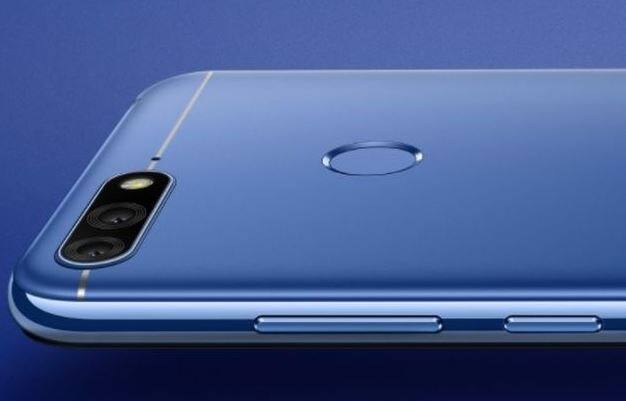 8MP फ्रंट कैमराः सेल्फी चाहने वालों के लिए भी ऑनर ने पूरा ख्याल रखा है. सेल्फी और वीडियो कॉल के लिए 8 मेगापिक्सल का फ्रंट फेसिंग कैमरा दिया गया है.