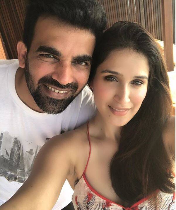 दोनों एक दूसरे को एक साल से डेट कर रहे थे. रिलेशनशिप शुरू होने के कुछ समय बाद दोनों ने फैंस के सामने अपने प्यार का इजहार किया था. (तस्वीर-इंस्टाग्राम)