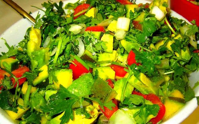 शोधकर्ताओं ने बताया कि डायट में 42 ग्राम प्रोटीन बादाम, सोया उत्पाद, दालों से लेने से फायदा होता है. वहीं 50 ग्राम न्यू्ट्रिशन पौधे से प्राप्त और जई, जौ, साइबलियम बैंगन, ओकरा, सेब, संतरे, जामुन, बेर से होता है. 20 ग्राम न्यूट्रिशन फाइबर से और 2 ग्राम न्यूट्रिशन पौधे के स्टेरॉल वाले उत्पाद से हर रोज लेने का फायदा होता है. फोटोः गूगल फ्री इमेज